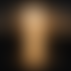 Multidão moderna com celulares representando a escolha de Barrabás repetida pelos crentes e fariseus modernos que rejeitam Cristo hoje