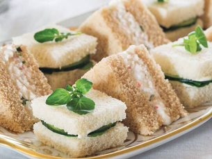 Sándwiches de pepino y crema fresca