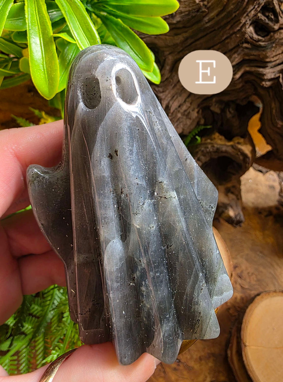 Thumbnail: Lazlo the Labradorite Ghost