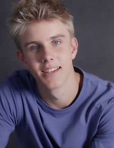 Bronte Thomson Headshot 3.jpg
