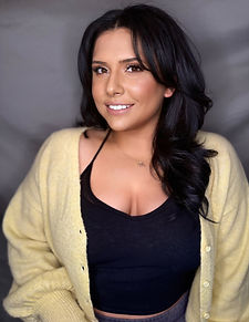 Bronte Thomson Headshot 3.jpg