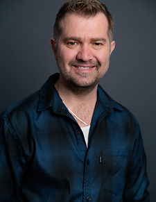 Bronte Thomson Headshot 3.jpg