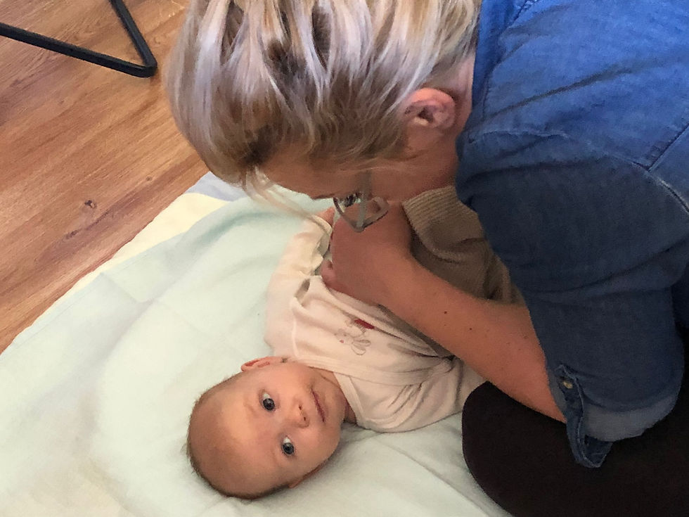 osteopathische Behandlung eines Babys