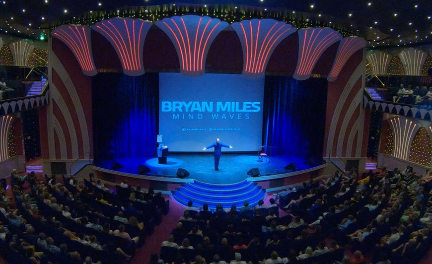 Bryan Miles mentalist on stage at a Durban corporate gala