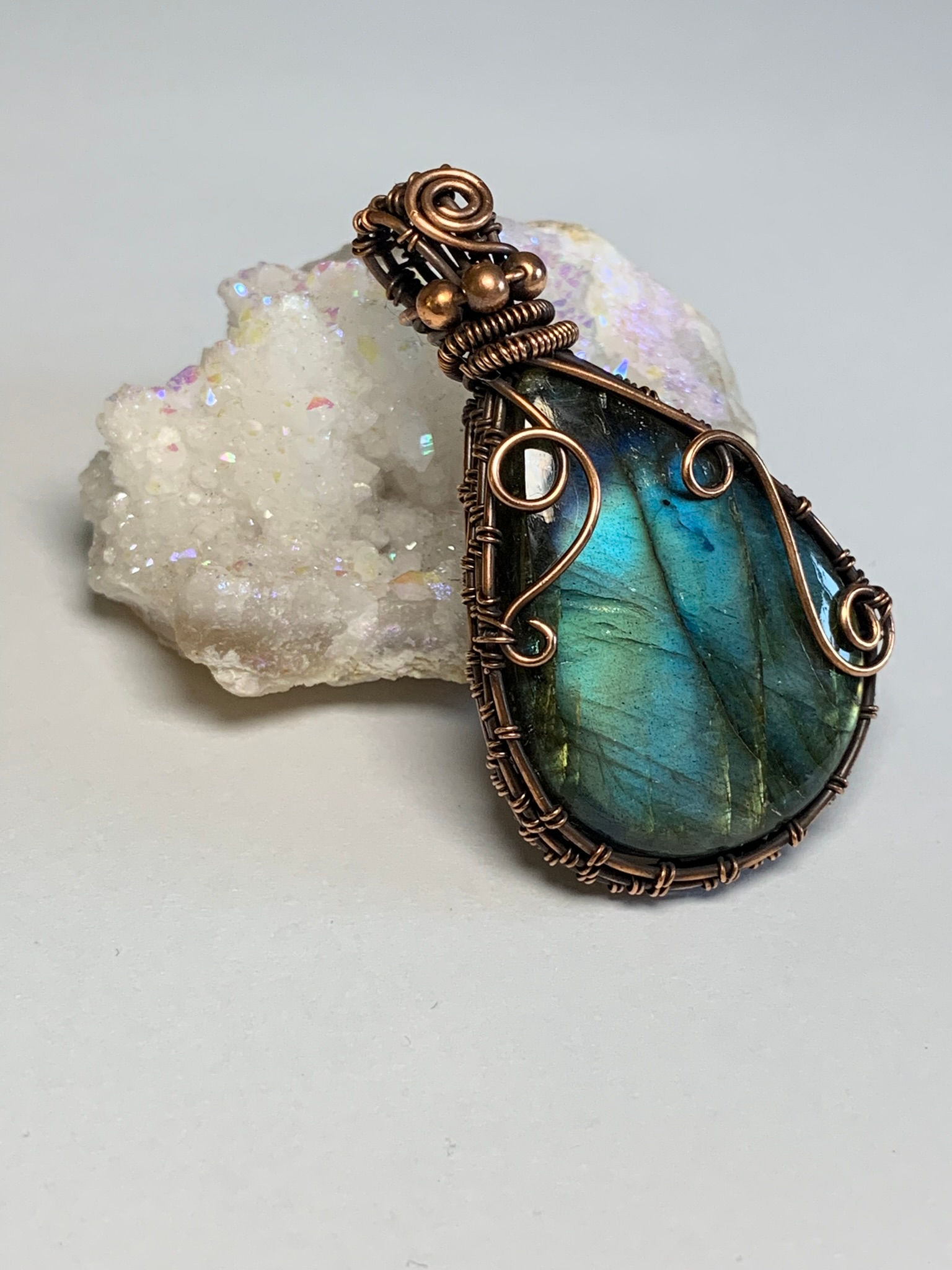 Woven Chunky Style Labradorite Pendant