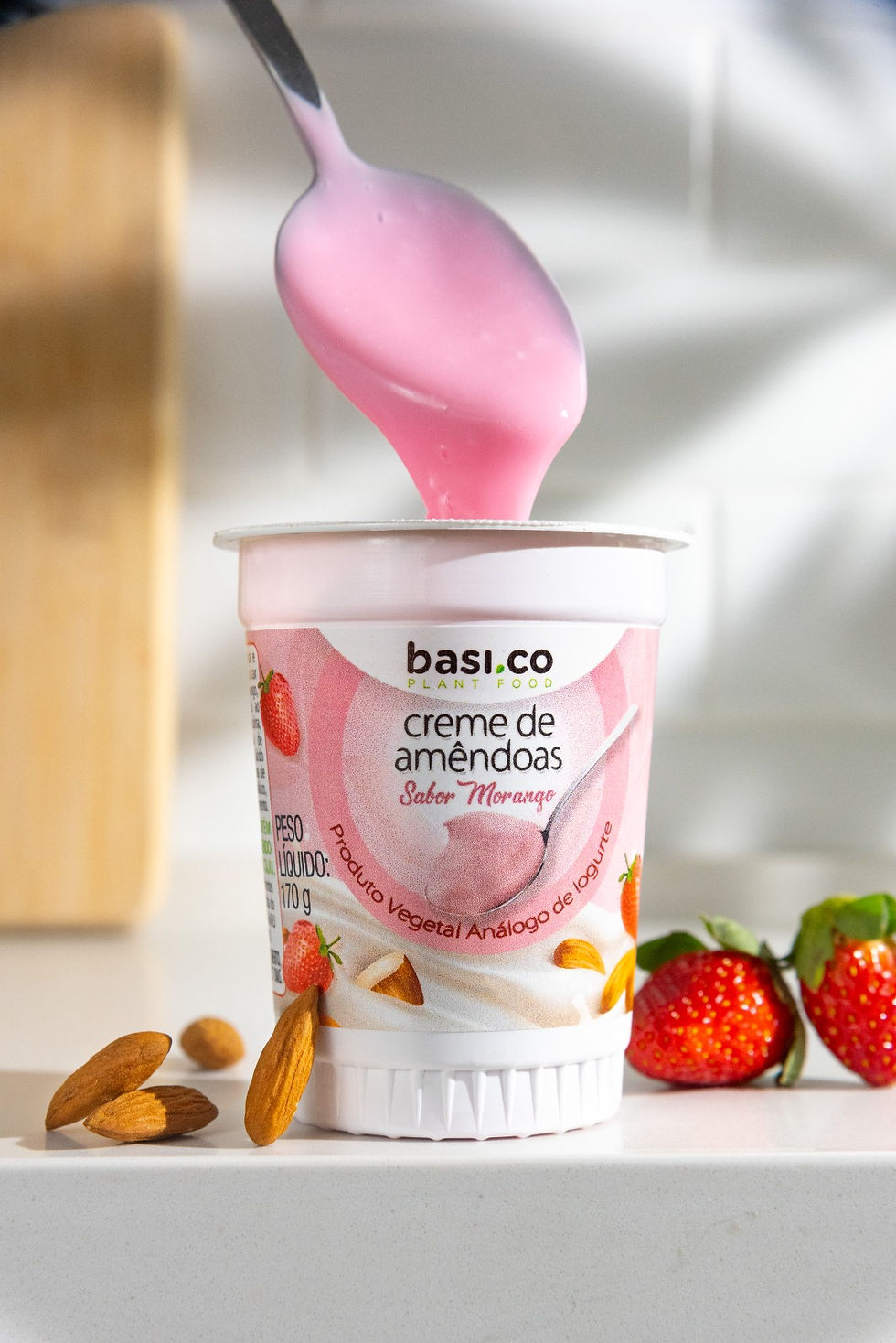 Iogurte vegano de Amêndoas sabor Morango Basi.co