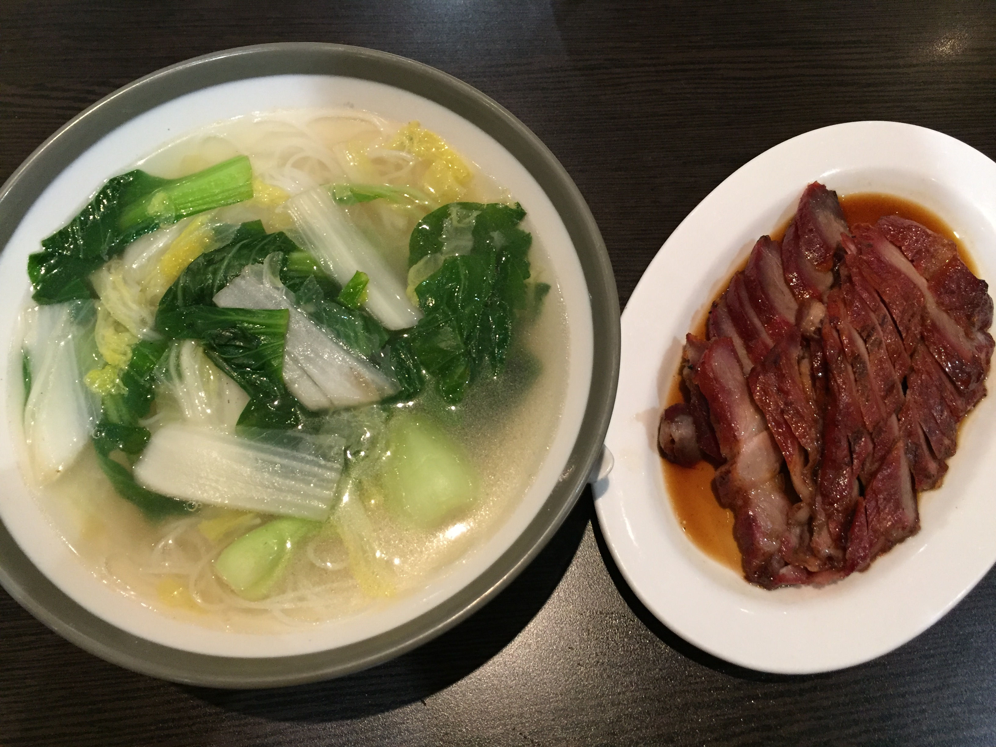 504 Soupe de nouilles au porc grillé | 叉烧汤面 | Noodle soup with roasted pork