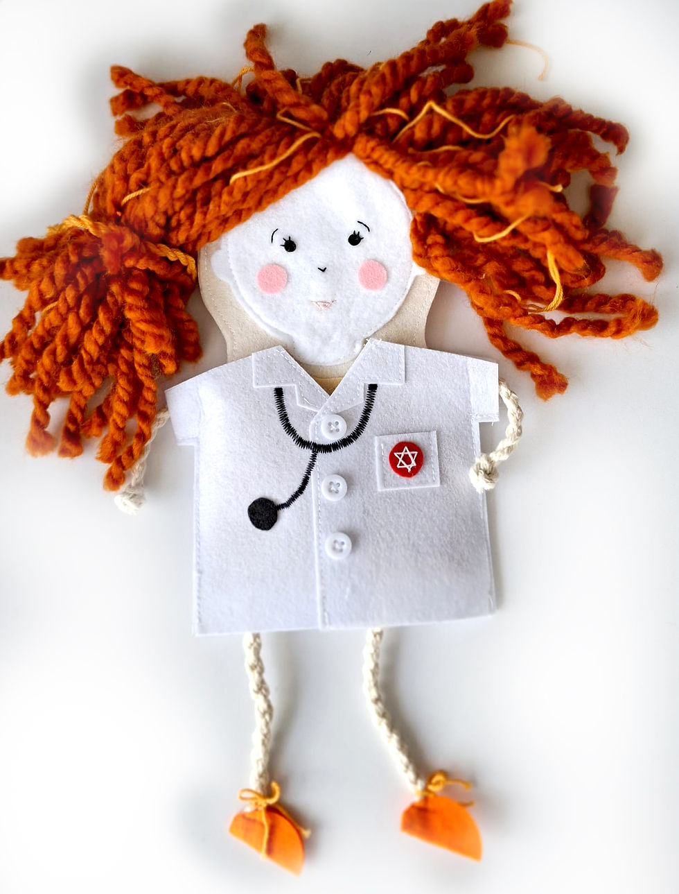 תמונה ממוזערת: אביזרי טקסטיל למשחק תפקידים: בגדי רופא או רופאה  לבובות בתפירה אישית ברמת גן