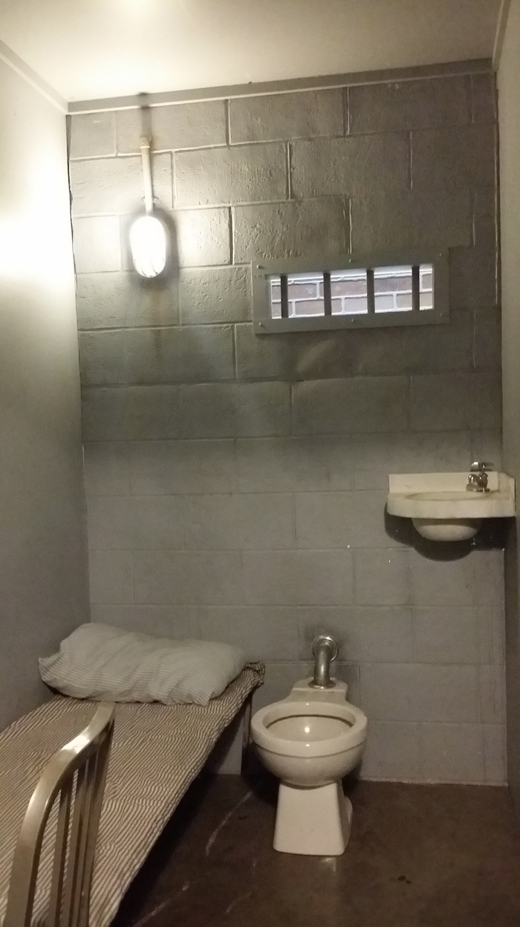 *NEW* Cells w/Windows & Ceilings