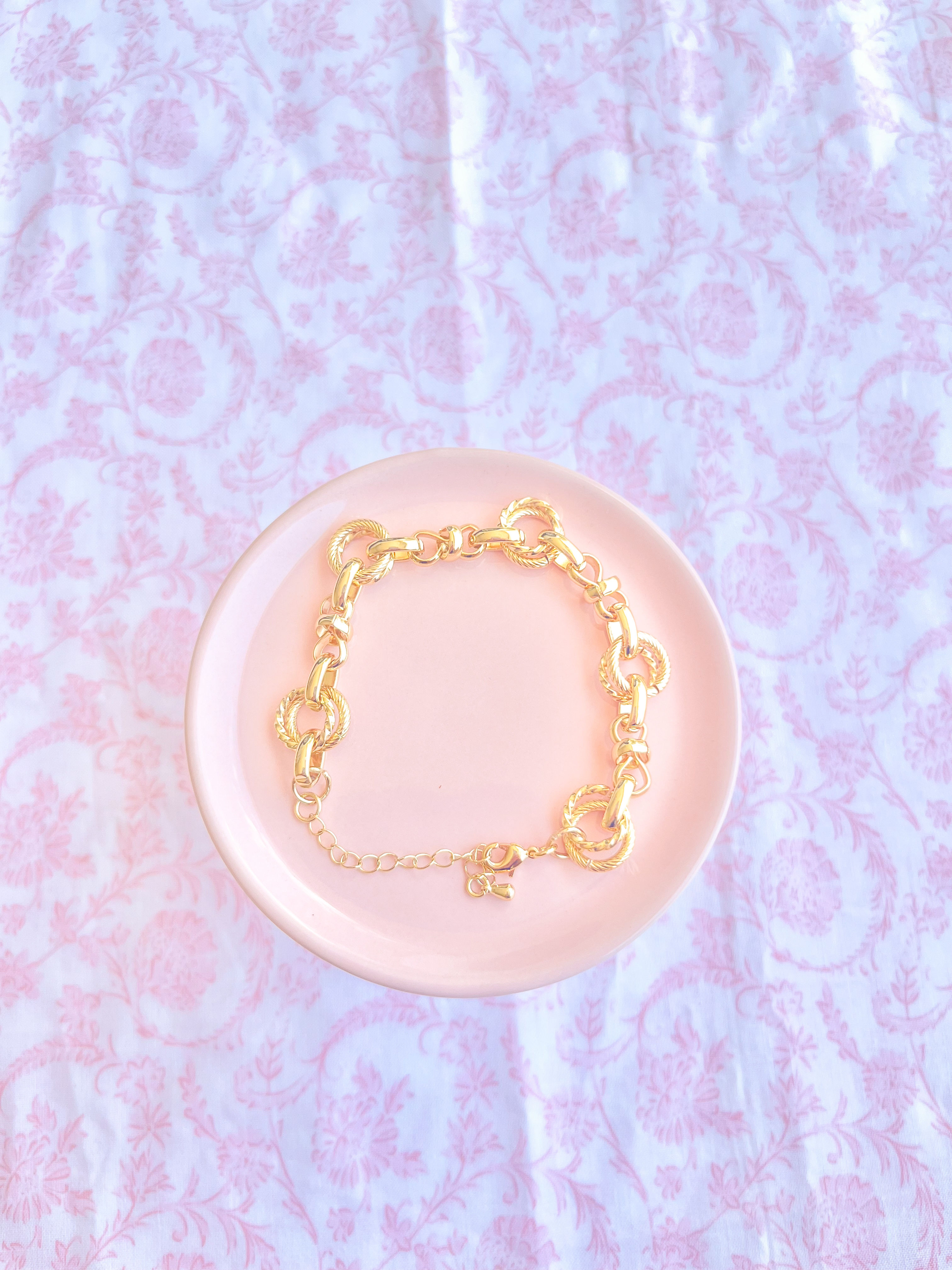 The Locks of Gold Chain 