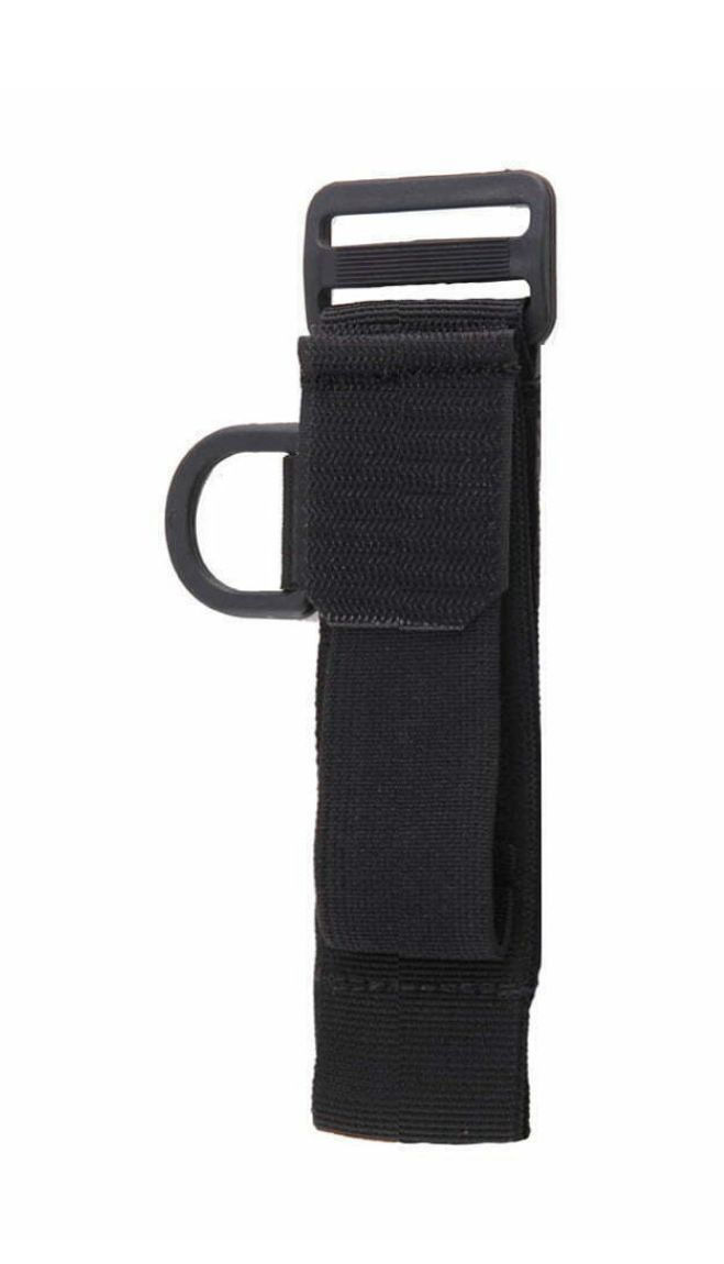 סכין קומפקטי שחור קשור לחגורה