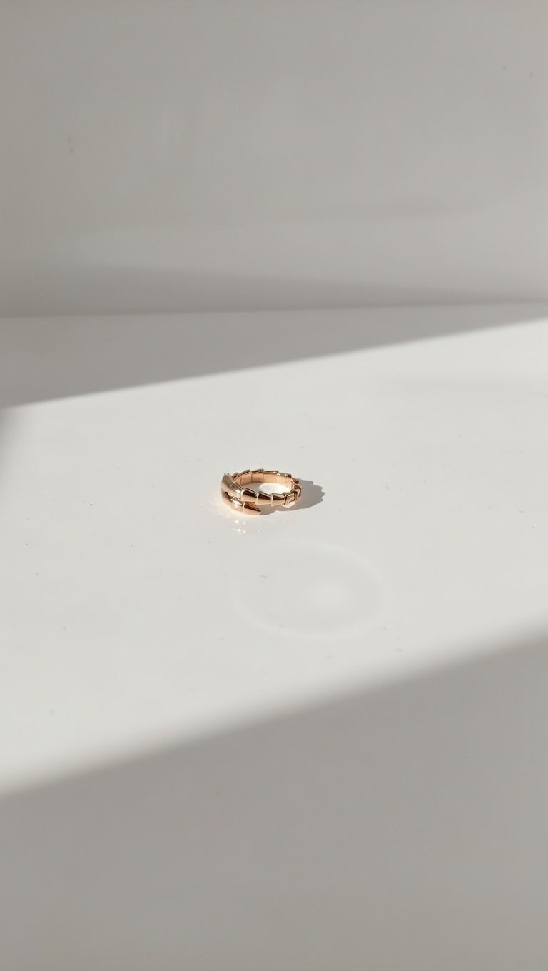 섬네일: Serpenti Viper one-coil Ring.