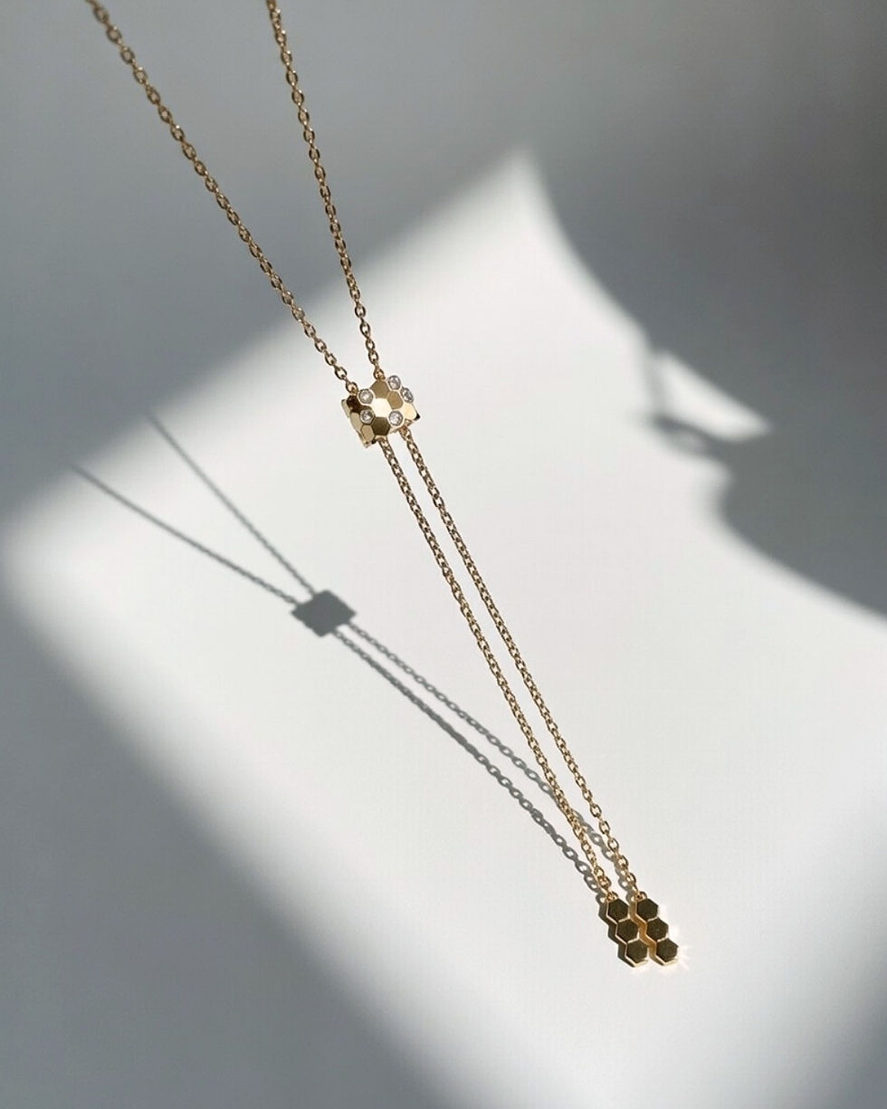 섬네일: Bee de Chaumet pendant. LAB DIAMOND
