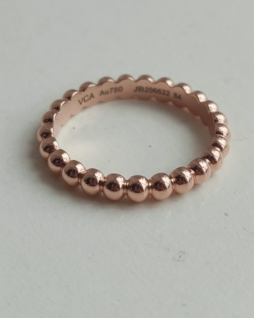 섬네일: Perlée Medium Ring.
