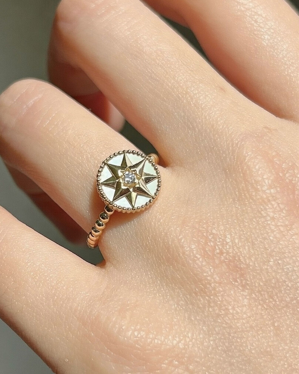 섬네일: Rose des Vents Ring. Mother-of-Pearl