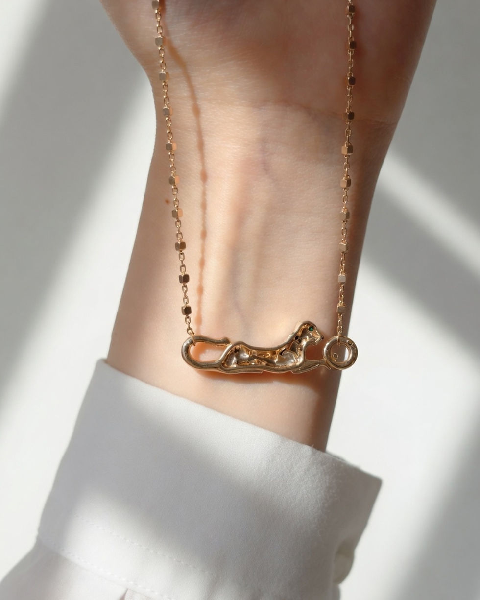 섬네일: Panthère de pendant, diamonds