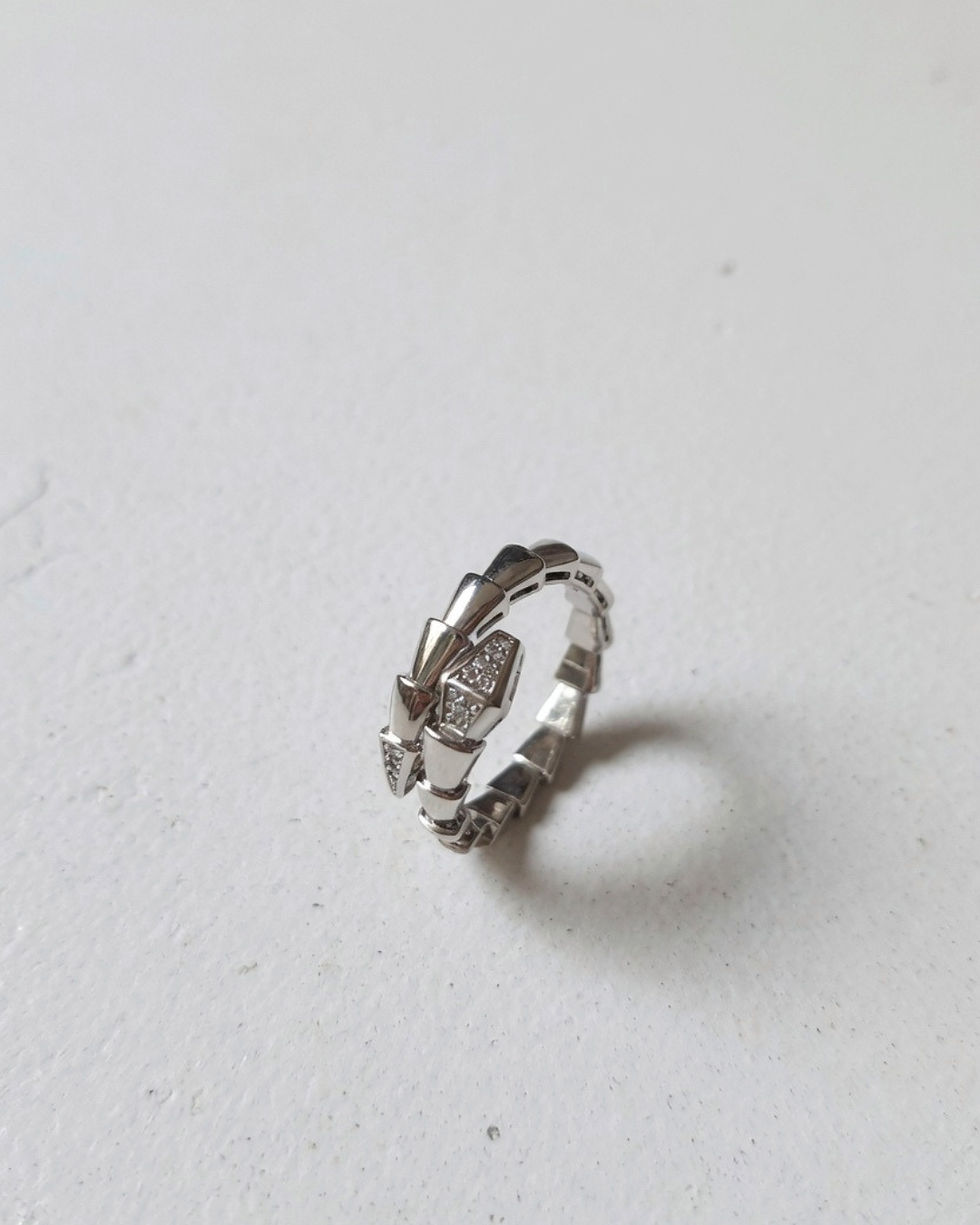 섬네일: Serpenti Viper ONE Coil Ring Demi Pave.
