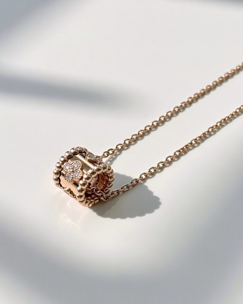 섬네일: Perlée Clover. LAB Diamond