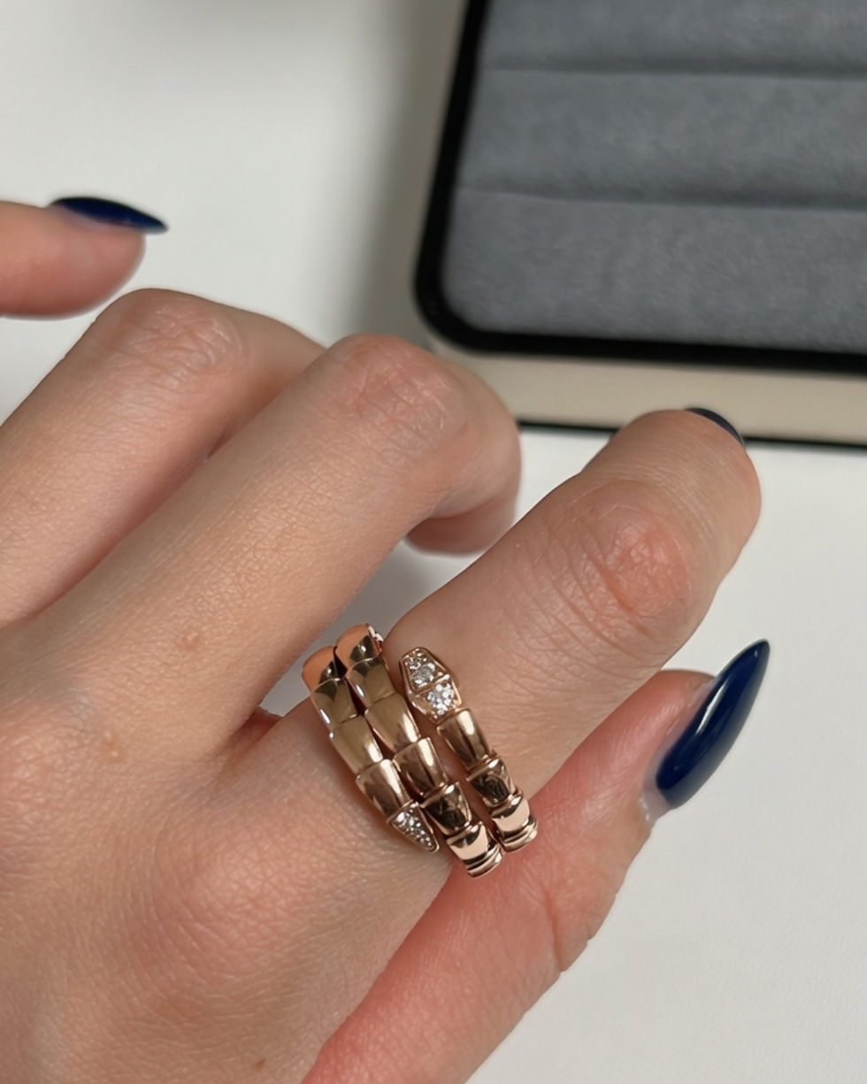 섬네일: Serpenti Viper two-coil Ring.