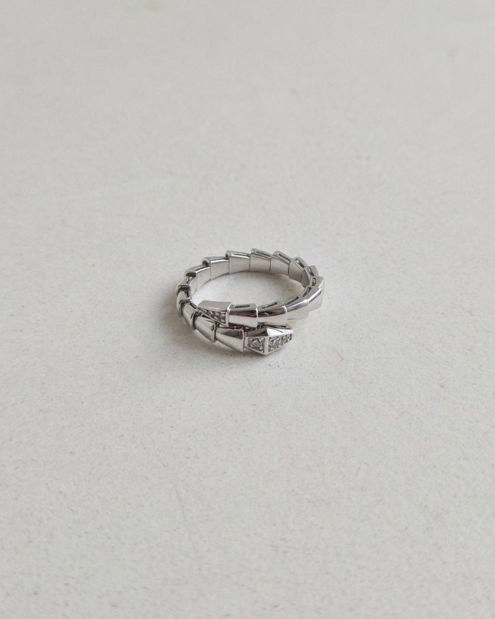 섬네일: Serpenti Viper ONE Coil Ring Demi Pave.