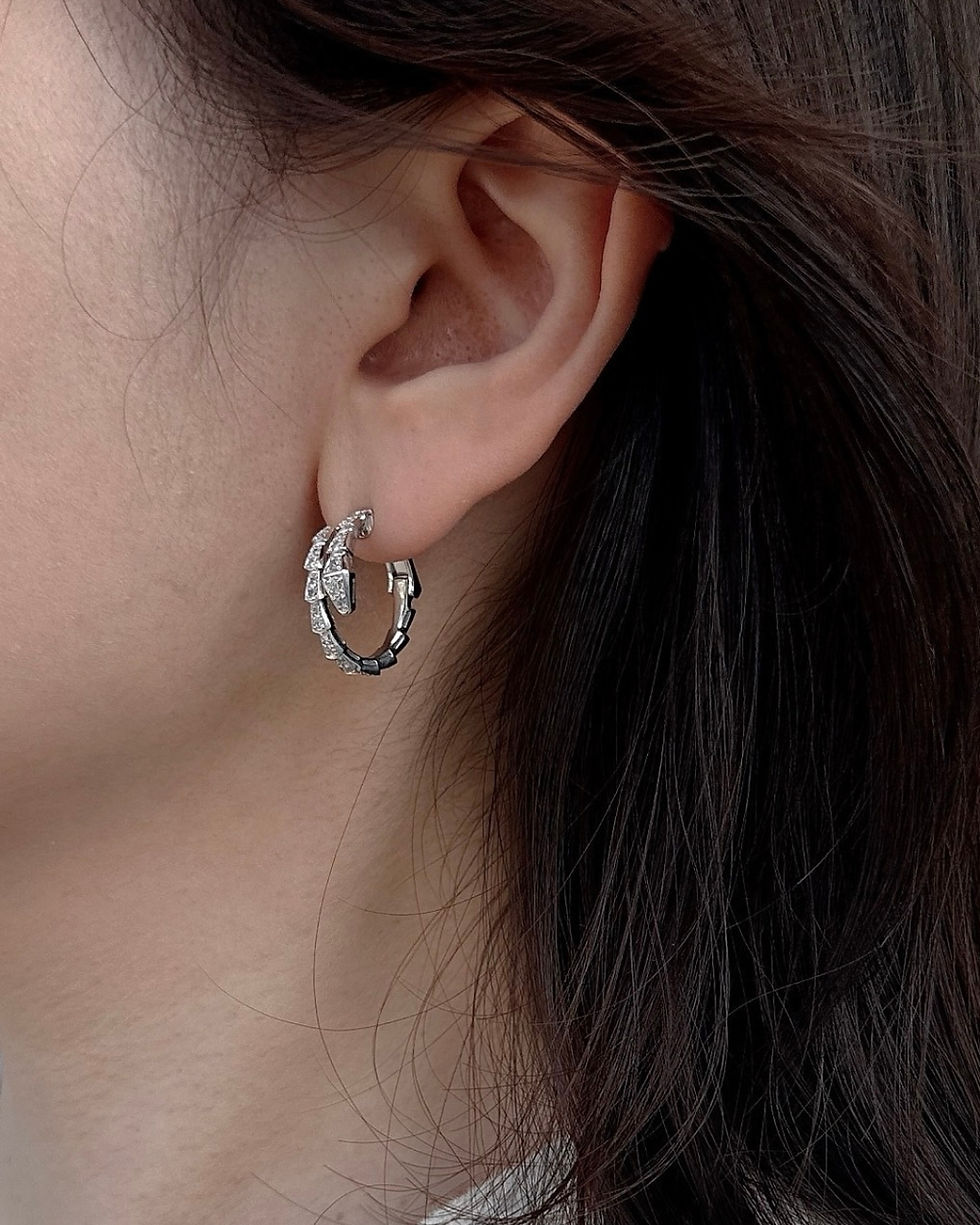 섬네일: Serpenti Viper earring. full pavé