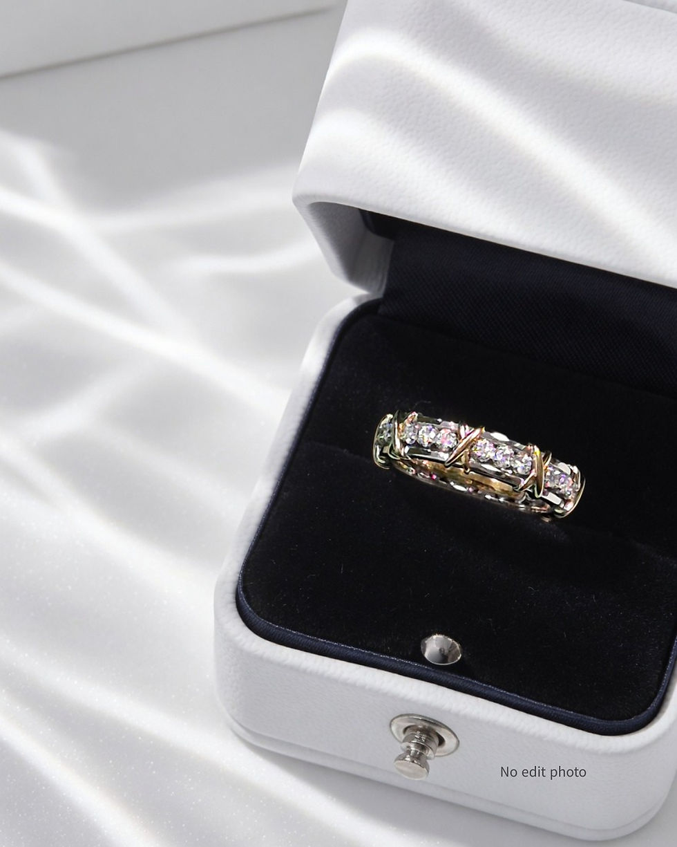 섬네일: Schlumberger Sixteen Stone Ring.