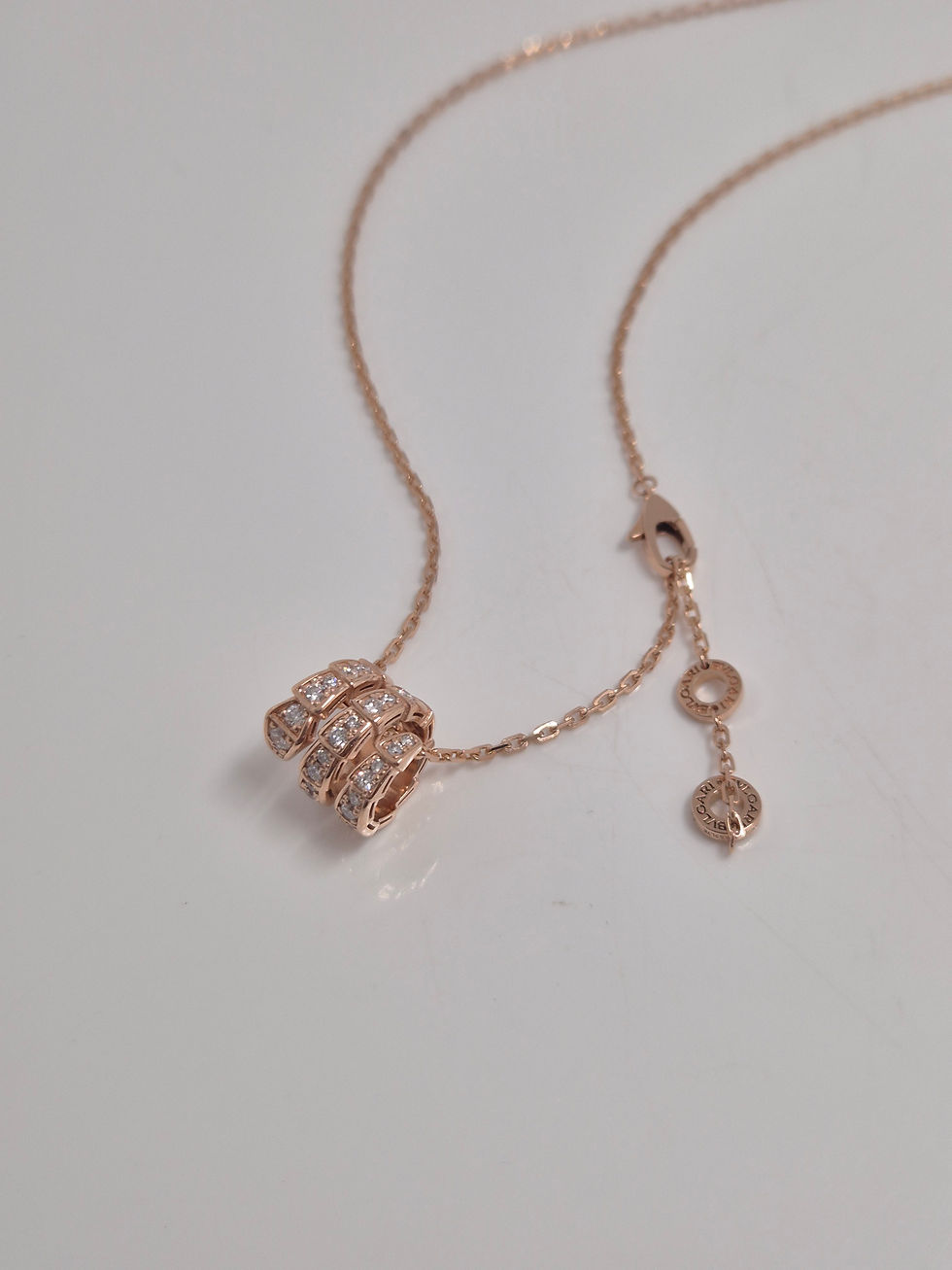 섬네일: Serpenti Viper Necklace. Full Pave