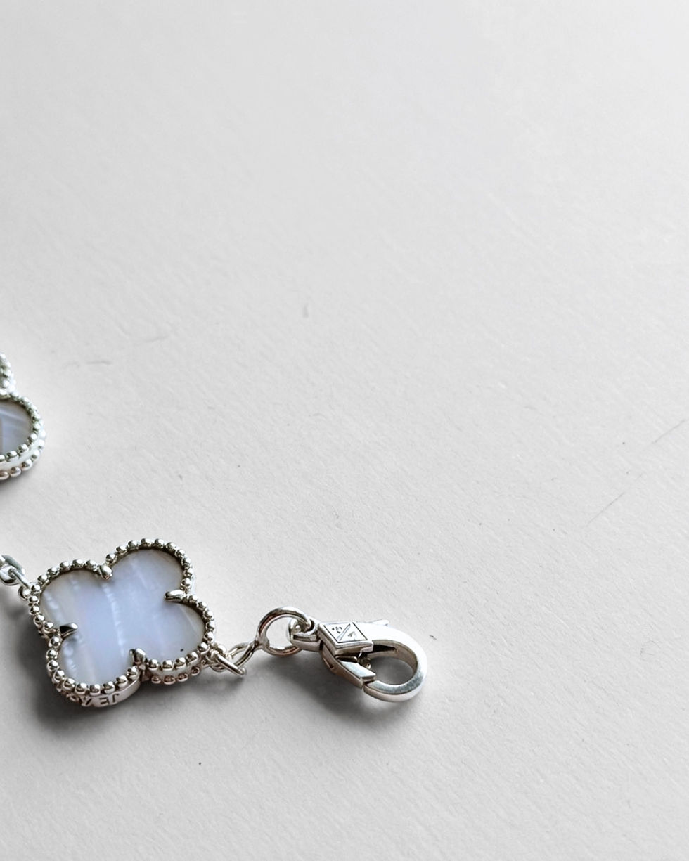 섬네일: Vintage Alhambra 5Motif Chalcedony.