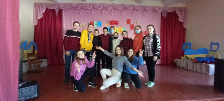 Розважальна гра "Хто зверху"