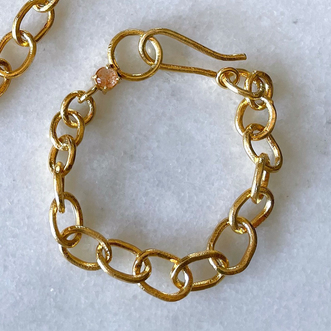 Textured chain bracelet