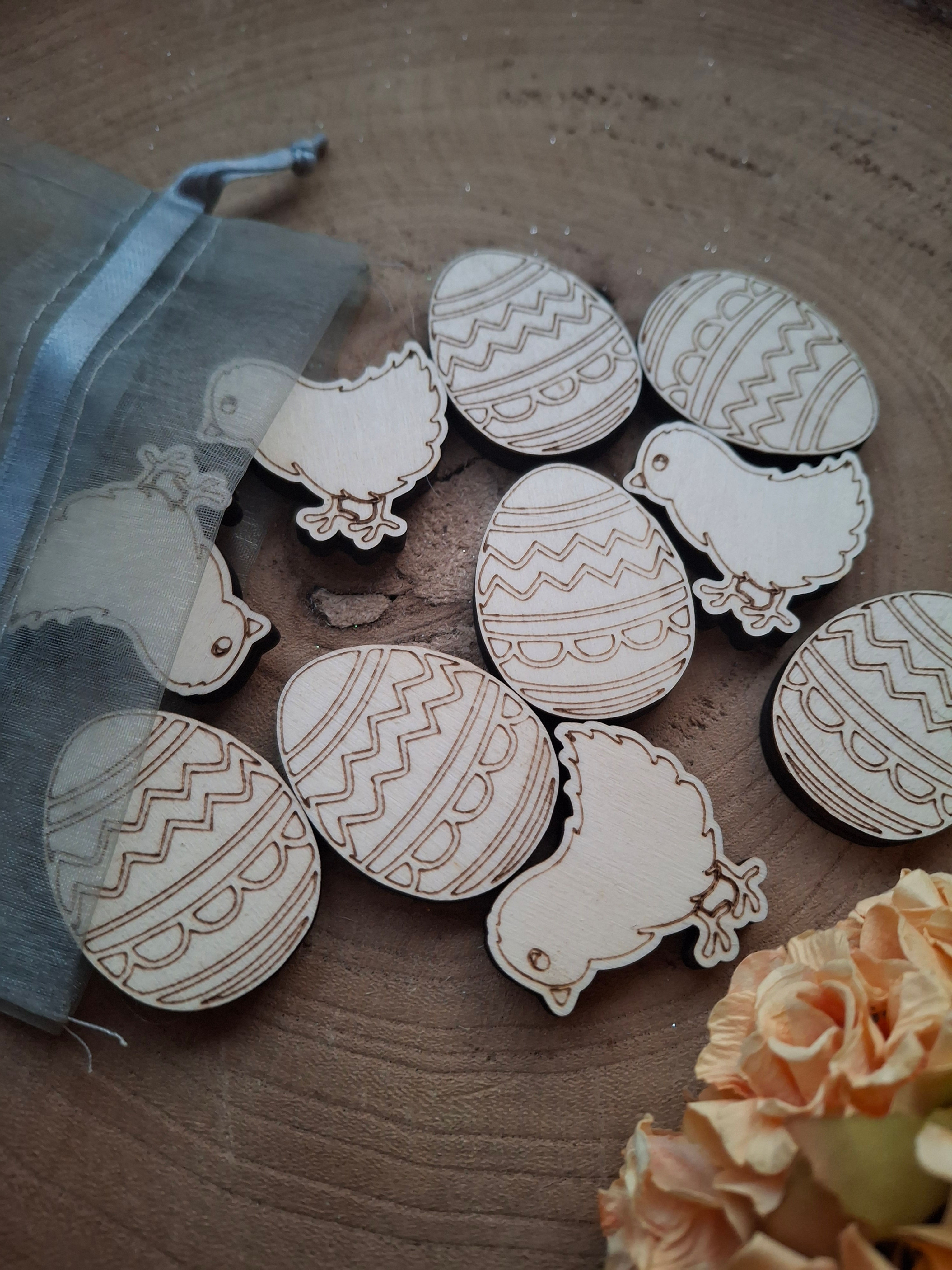 Easter egg and chics