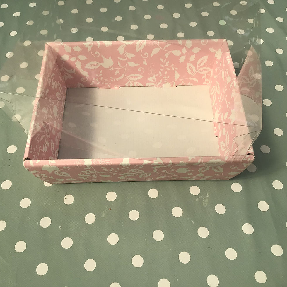 Gift hamper tray floral