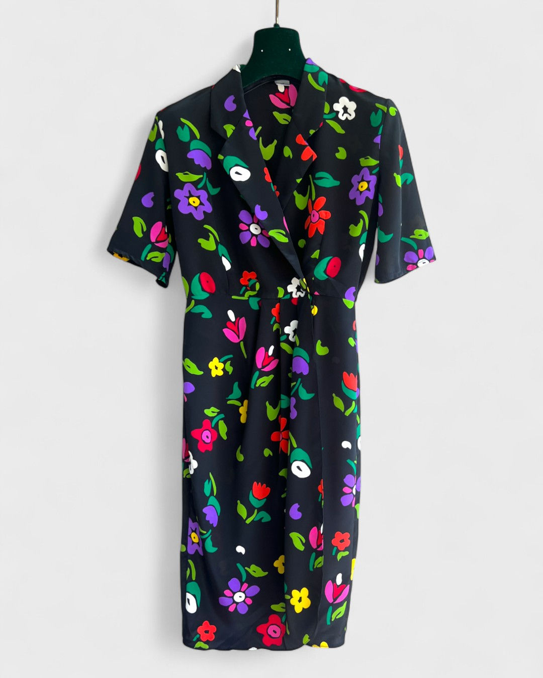 Robe vintage noire à fleurs multicolores