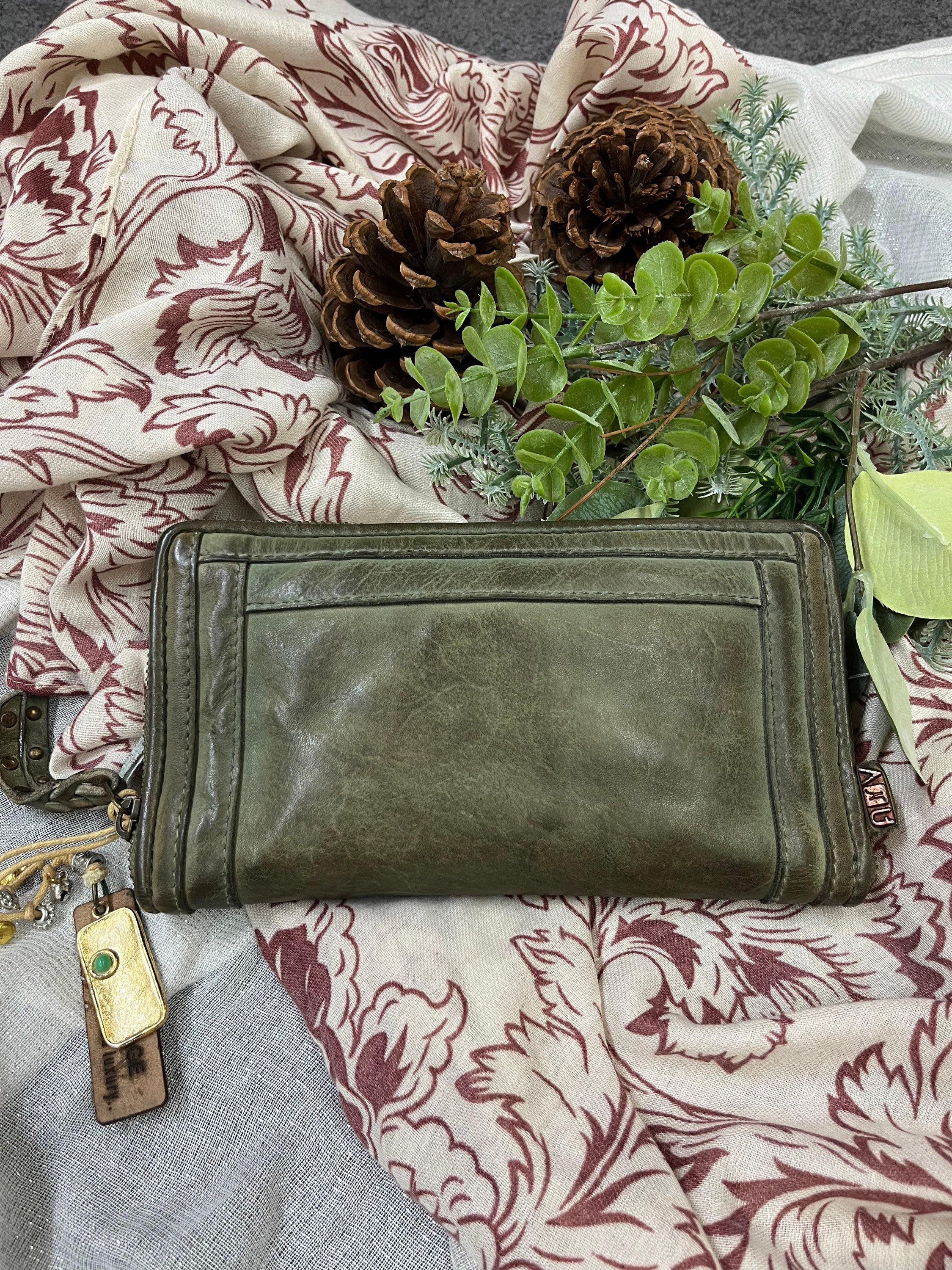 Art and Vintage - Aw 25072 (Martini Olive)