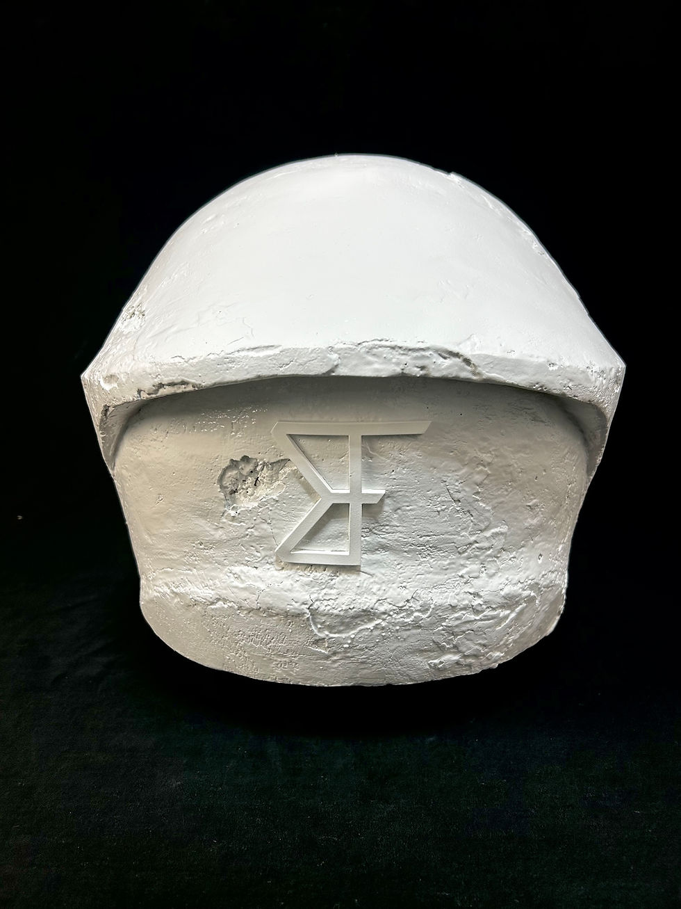 Miniatura: The White Helmet by Bernard