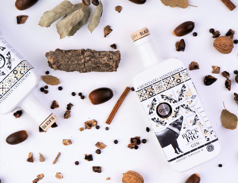 Miniaturbild: Black Pig Premium Gin - Montado Alentejano