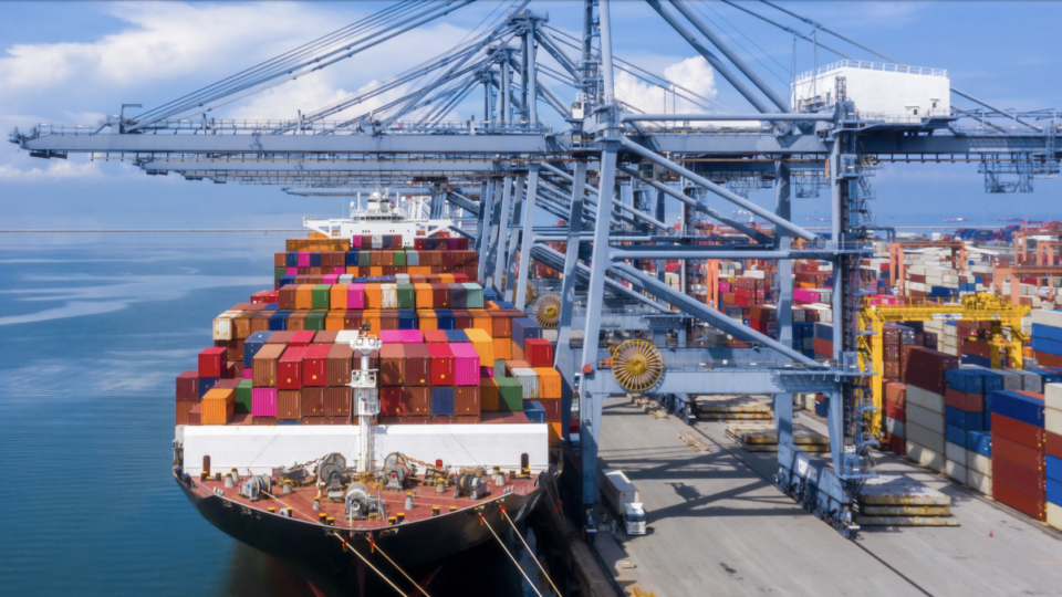 Artificial intelligence for a more efficient port operation