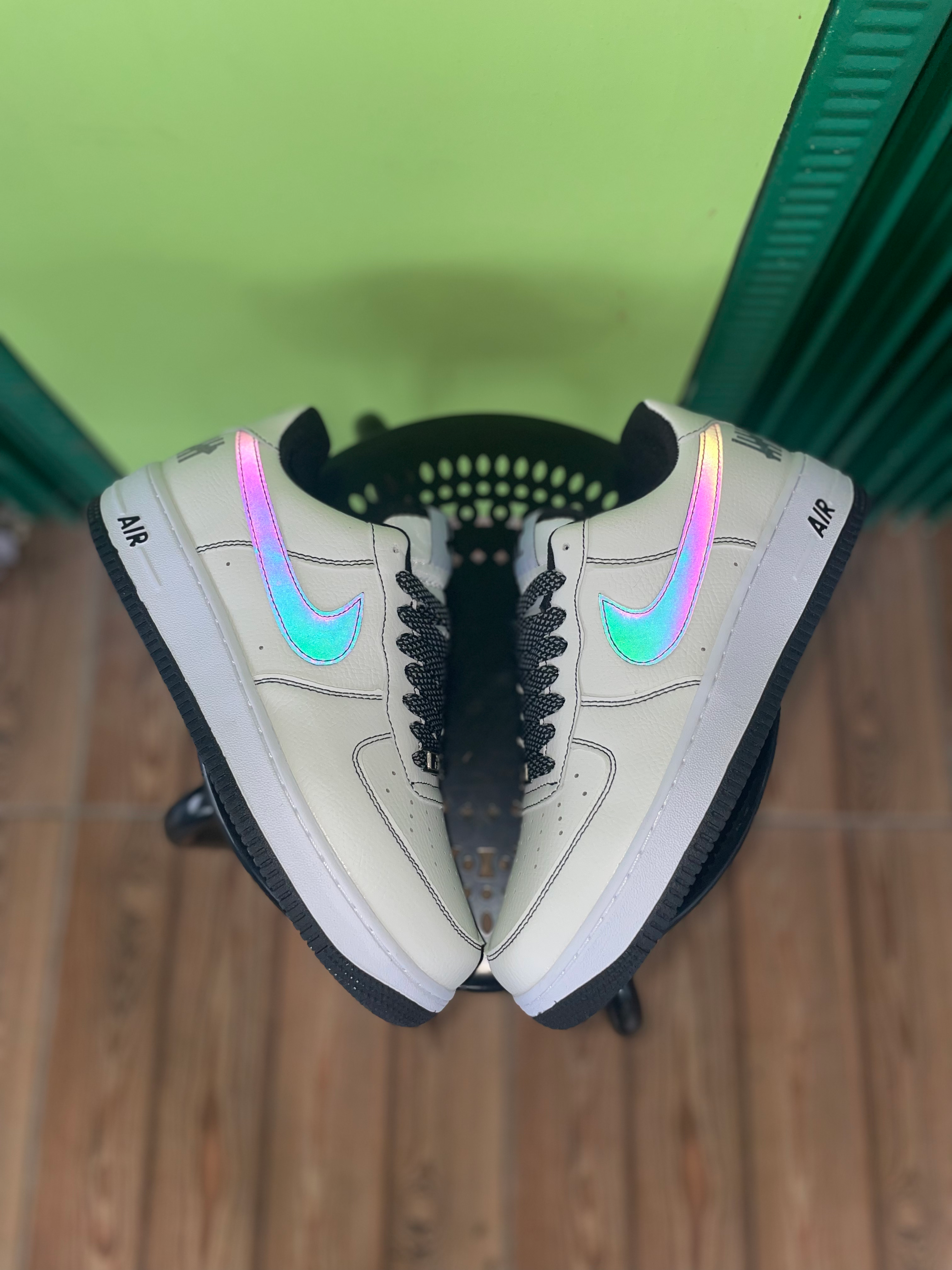 NIKE AIR FORCE  1 LOW UNDEFEATED HOLOGRAM