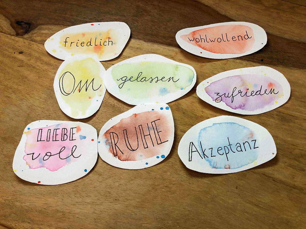 Bunte Schildchen mit schönen Worten