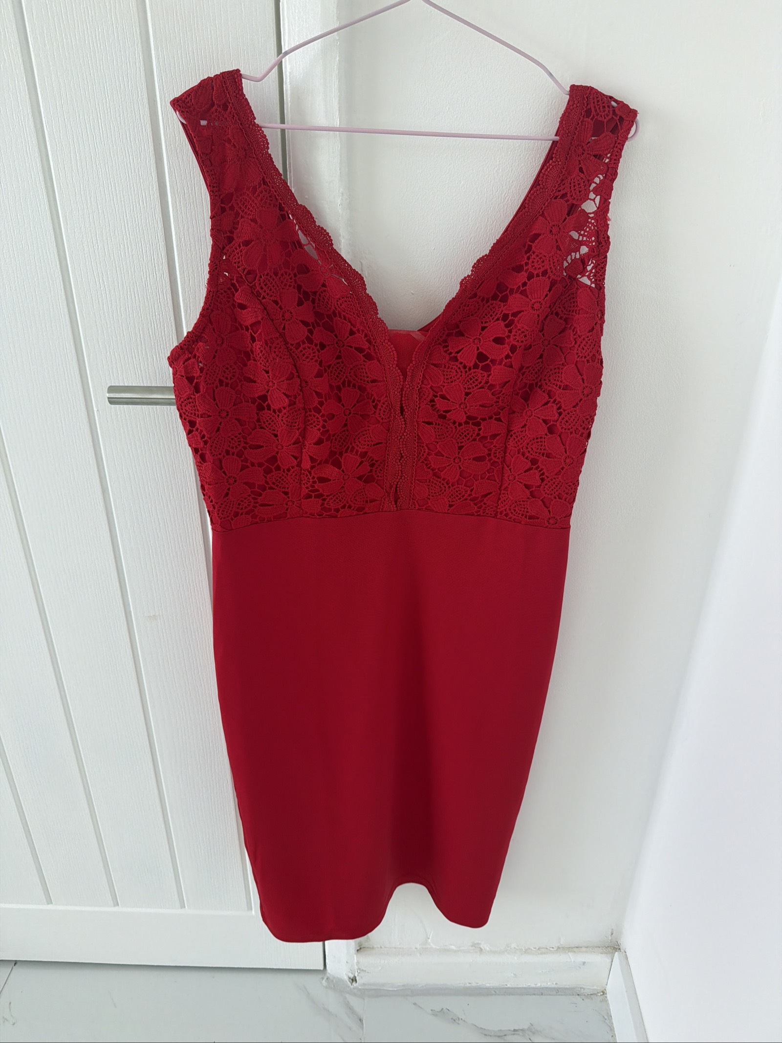 Red Lace Sleeveless Bodycon Dress