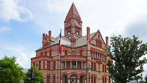 Hopkins County Court House in the afternoon