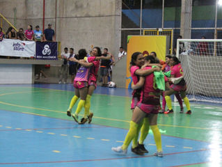 Neon Jutaí e Nilton Lins vão à final da Copa Rede AM