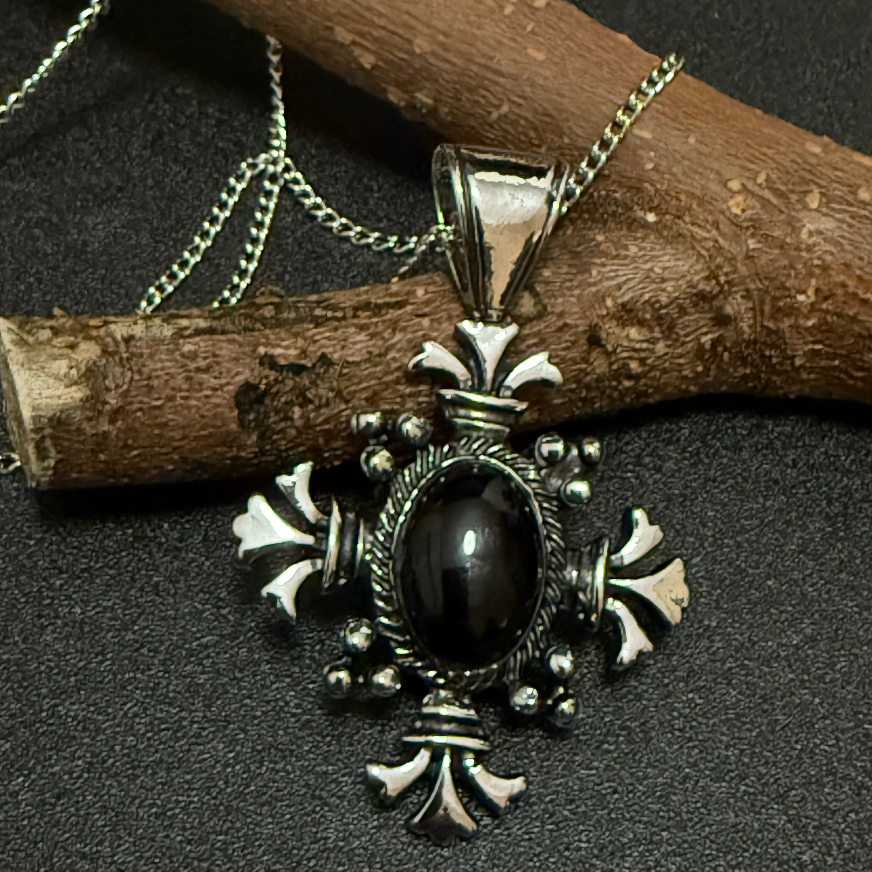 Colar cruz malta Lis aço 