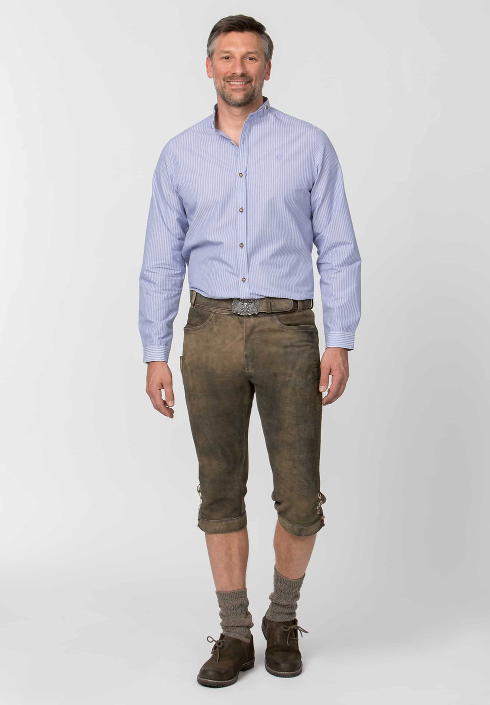 Lederhose Siggi i brun – autentisk bunad til Oktoberfest