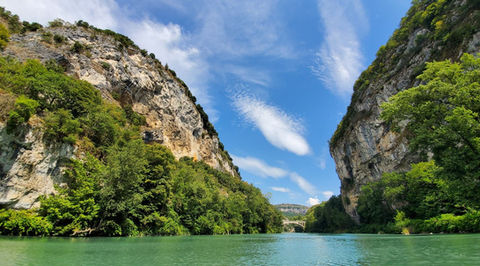 Gorge de la Balme vue depuis la rivière