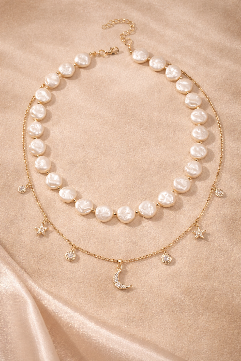 Thumbnail: WHITE HEIRLOOM NECKLACE