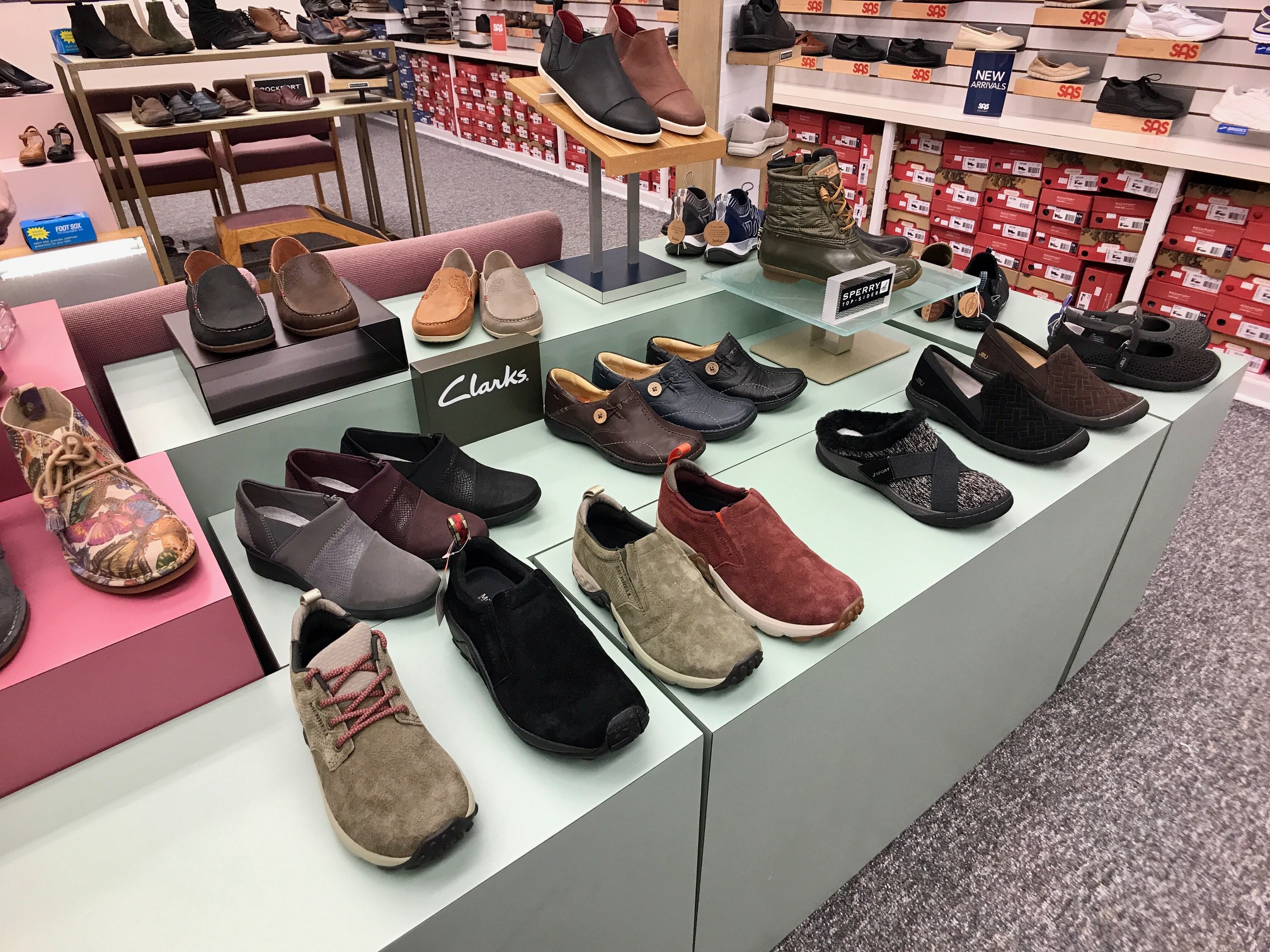 clarks shoes henry street