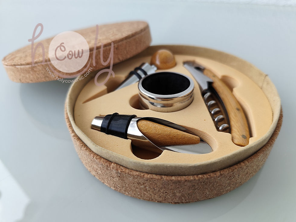Thumbnail: Natural Cork Box Wine Accessory Set