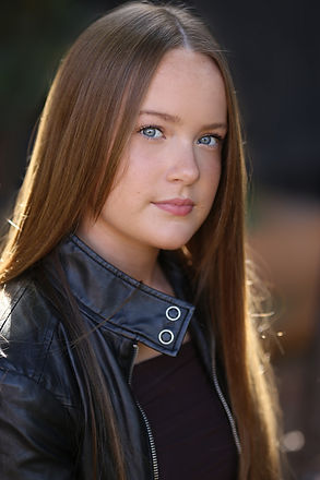 Hollie Headshot 2024.jpg