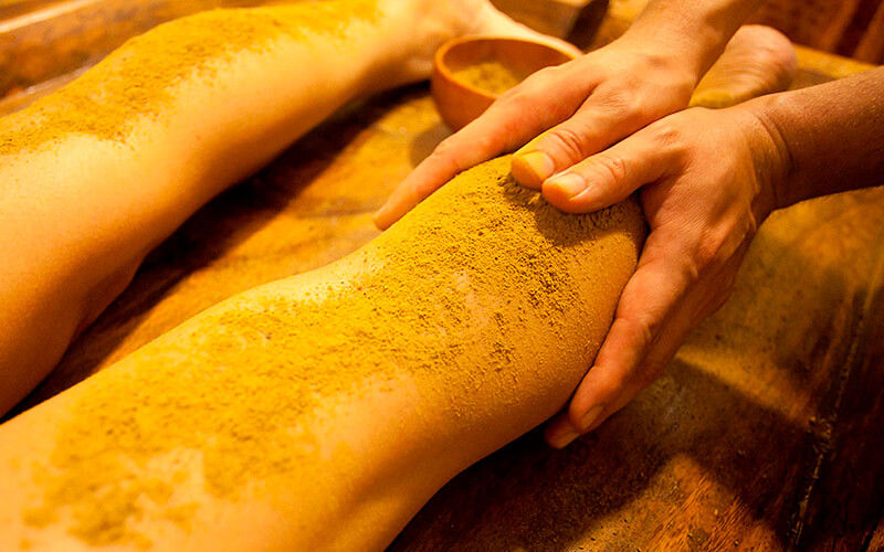 Dry herbal powders are rubbed briskly in an upwards direction to support lymphatic flow